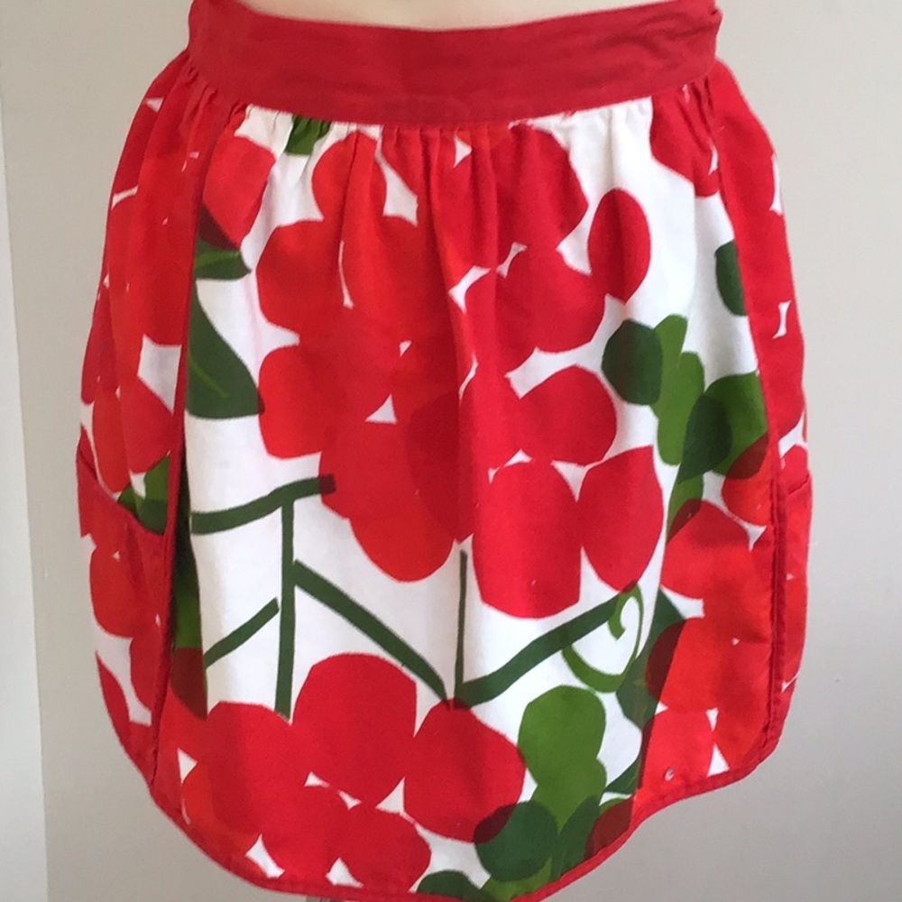 Vintage Vera Cherry Apron and napkins